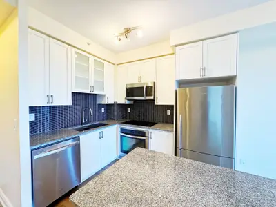 9090 Yonge Street 603b, Richmond Hill, On L4c 0z1