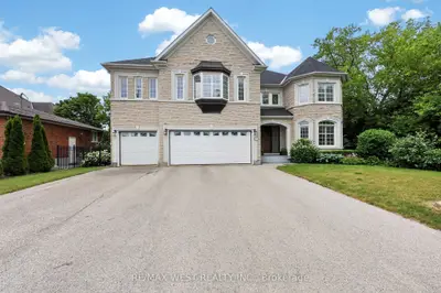 37 Maple Grove Avenue, Richmond Hill, On L4e 2v1