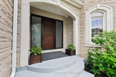 37 Maple Grove Avenue, Richmond Hill, On L4e 2v1