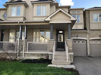 Att/Row/Townhouse in Richmond Hill
