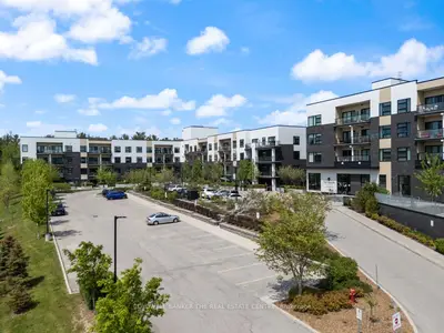 555 William Graham Drive 246, Aurora, On L4g 3h9