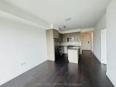 Condo Apartment in Richmond Hill
