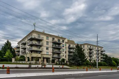 Condo Apartment in Vaughan