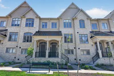 Att/Row/Townhouse in Markham