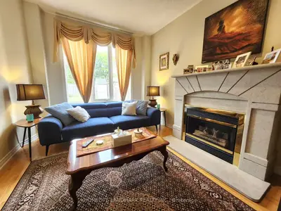 25 Lord  Nelson Court, Richmond Hill, On L4s 1y2