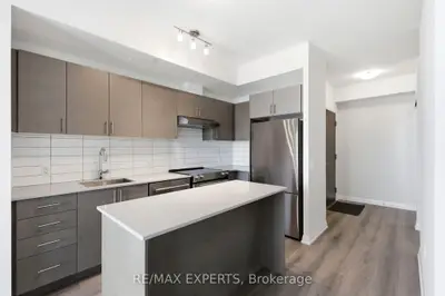 Condo Apartment in Vaughan