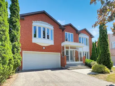 Detached in Richmond Hill