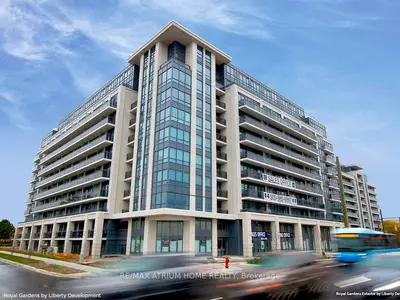 Condo Apartment in Richmond Hill
