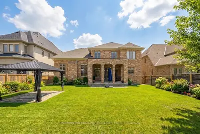7 Kinghorn Road, King, On L7b 0m8