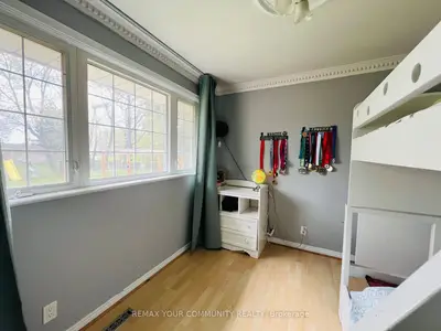 211 James Street, King, On L7b 1j7