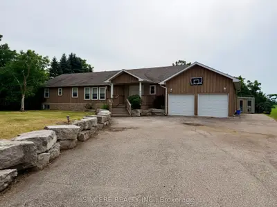Detached in Essa