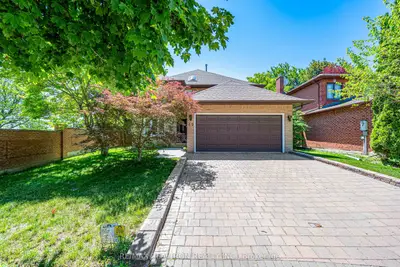 Detached in Richmond Hill