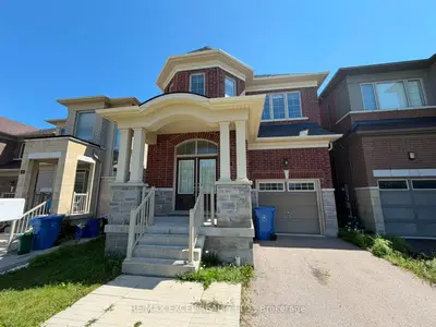 Detached in East Gwillimbury