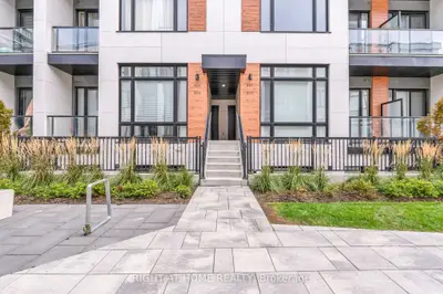 2 Steckley House Lane 907, Richmond Hill, On L4s 0n4
