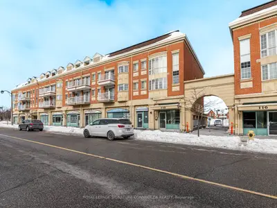 Condo Apartment in Markham