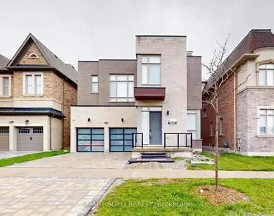 Detached in Richmond Hill