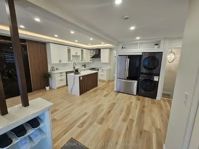 137 Willow Lane, Newmarket, On L3y 4j1