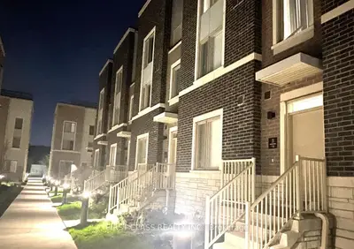 Condo Townhouse in Vaughan