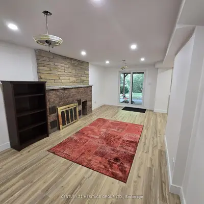 Duplex in Richmond Hill