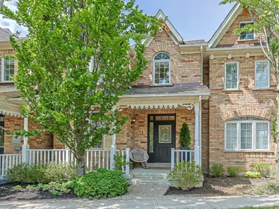 Att/Row/Townhouse in Markham