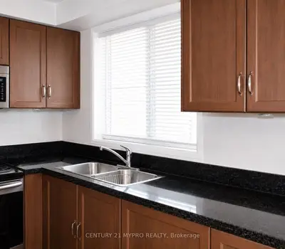 30 New Port Way, Markham, On L3t 5g4