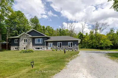 47 Easy Street, Georgina, On L0e 1n0