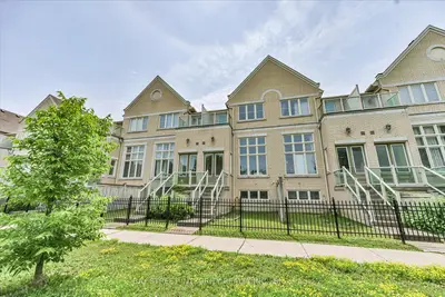 Condo Townhouse in Markham
