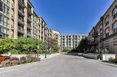 Condo Apartment in Markham
