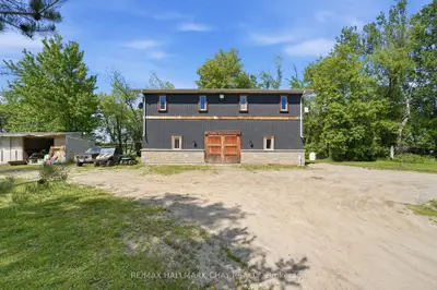 Detached in Essa