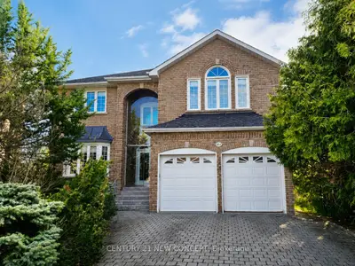 Detached in Richmond Hill