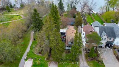 Detached in Richmond Hill
