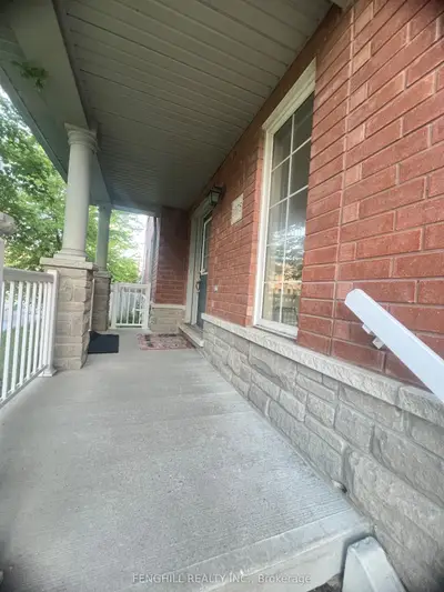 Att/Row/Townhouse in Markham