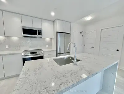 Condo Apartment in Innisfil
