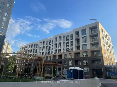 Condo Apartment in Vaughan