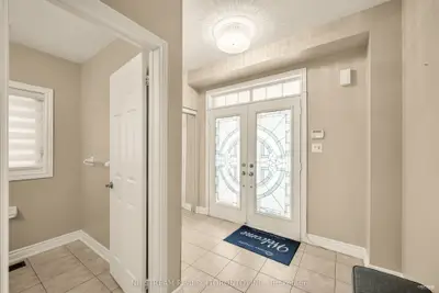 111 Lealinds Road, Vaughan, On L6a 4l4