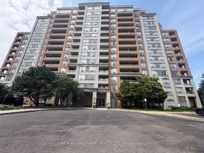 Condo Apartment in Richmond Hill