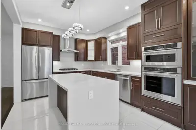 35 Amberwing Landing, Bradford West Gwillimbury, On L3z 0h9