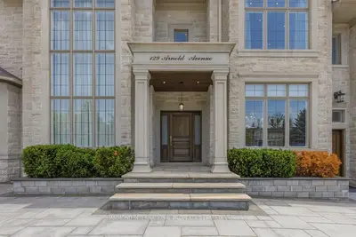 129 Arnold Avenue, Vaughan, On L4j 1b8