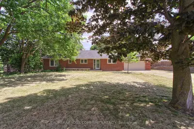 9947 Woodbine Avenue, Markham, On L6c 1h7