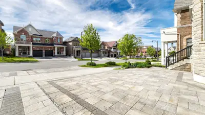 18 Beckett Avenue, Markham, On L6c 0w5