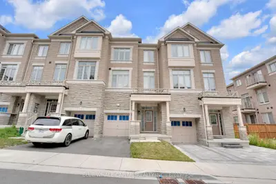 Att/Row/Townhouse in Markham