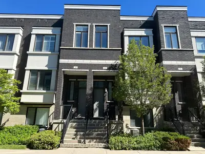 Condo Townhouse in Richmond Hill