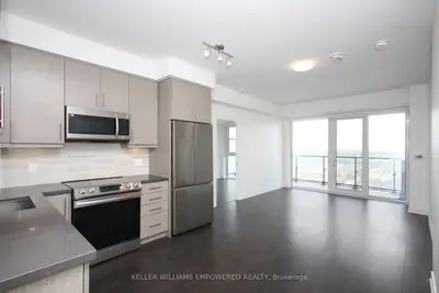 Condo Apartment in Richmond Hill