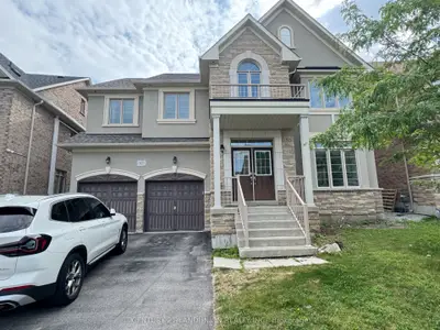 921 Goring Circle, Newmarket, On L3x 0b6