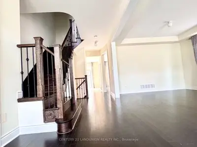 921 Goring Circle, Newmarket, On L3x 0b6
