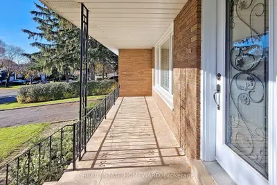 54 Ladyslipper Court Main2nd, Markham, On L3t 2s7