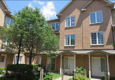 Condo Townhouse in Markham