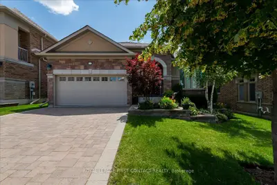 Detached Condo in New Tecumseth