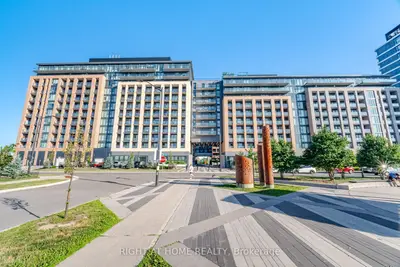 Condo Apartment in Vaughan