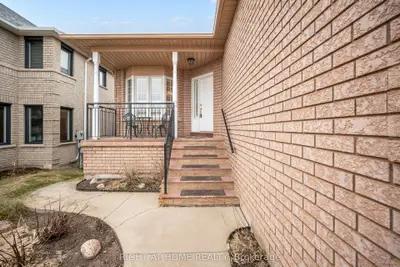 46 Woodhaven Crescent, Richmond Hill, On L4e 3t2